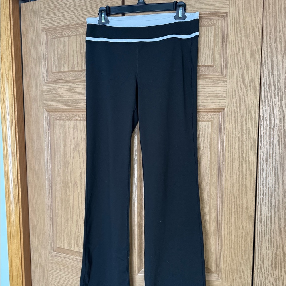 Victoria's Secret Black and White Yoga Pants ML